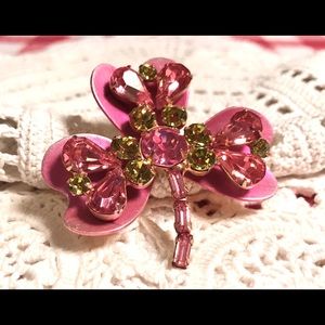 Preppy Alert! Vintage Pink & Green Shamrock Pin ☘️